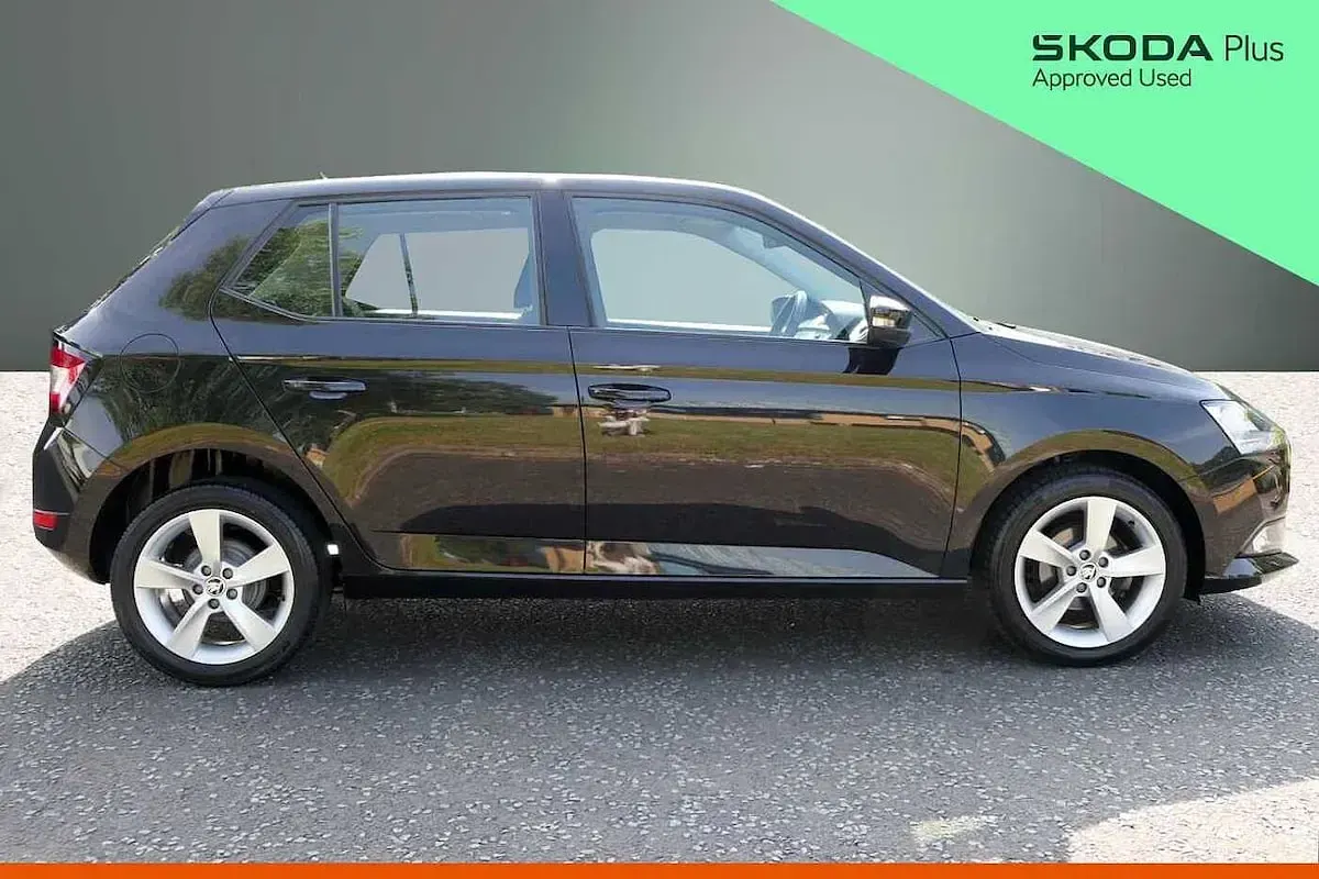 Used Skoda Fabia SE L 70 HP (51 kW) 2020 Black magic pearl effect Hatchback