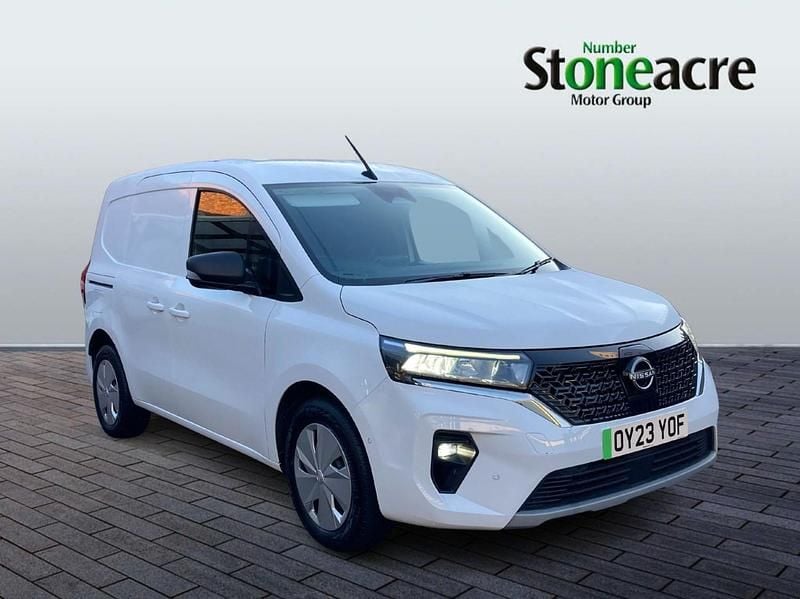 White Used 2023 Nissan Townstar Tekna MPV | £11,490 (Fair price) - Image 1/4