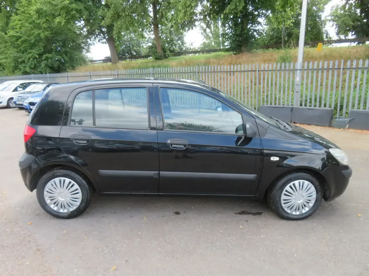 Used Hyundai Getz 97 HP (71 kW) 2008 Black Hatchback