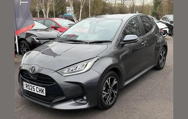 Used Toyota Yaris Hybrid Design 113 HP (83 kW) 2025 Grey Hatchback