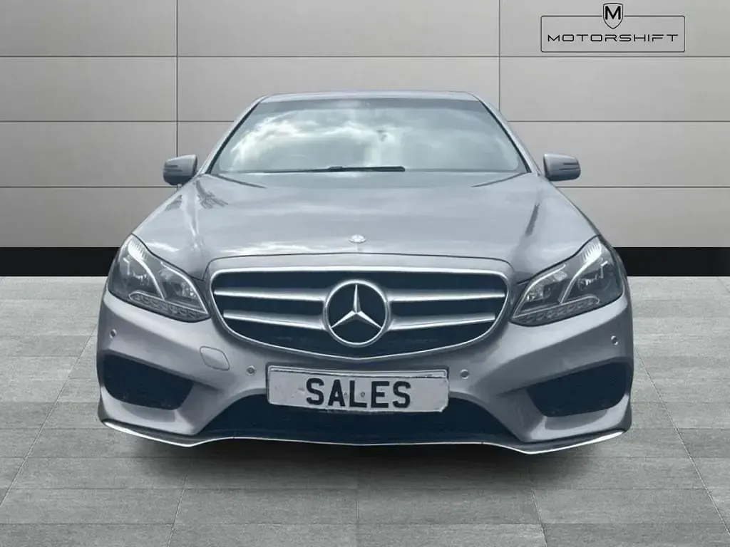 Usado Mercedes E220 AMG 170 HP (125 kW) 2014 Prateado Sedan