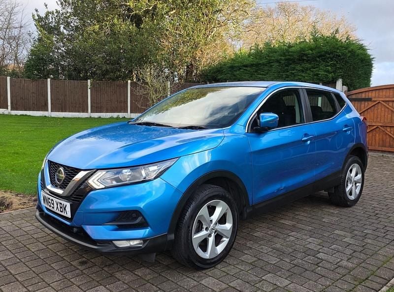 Used Nissan Qashqai Acenta Premium 115 HP (84 kW) 2019 Blue SUV
