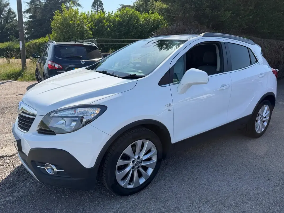 Used Vauxhall Mokka 130 HP (95 kW) 2015 White SUV