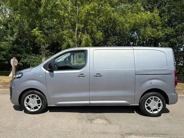 Used Citroën Dispatch 145 HP (106 kW) 2023 Grey MPV