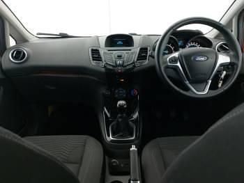 Used Ford Fiesta Zetec 82 HP (60 kW) 2014 Red Hatchback