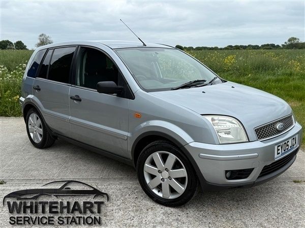 Silver Used 2005 Ford Fusion Hatchback | £2,995 (Fair price) - Image 1/1
