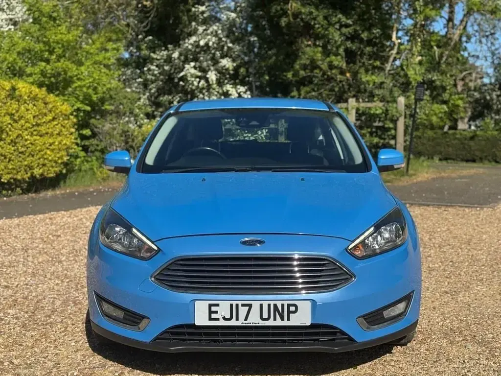 Używany Ford Focus Titanium 125 KM (91 kW) 2017 Niebieski Hatchback