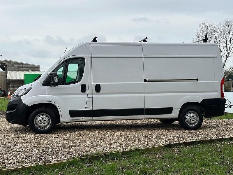 Used Peugeot Boxer 140 HP (102 kW) 2022 White Van