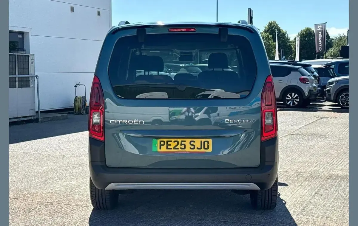 Used Citroën Berlingo 98 kW (134 HP) 2025 Blue MPV