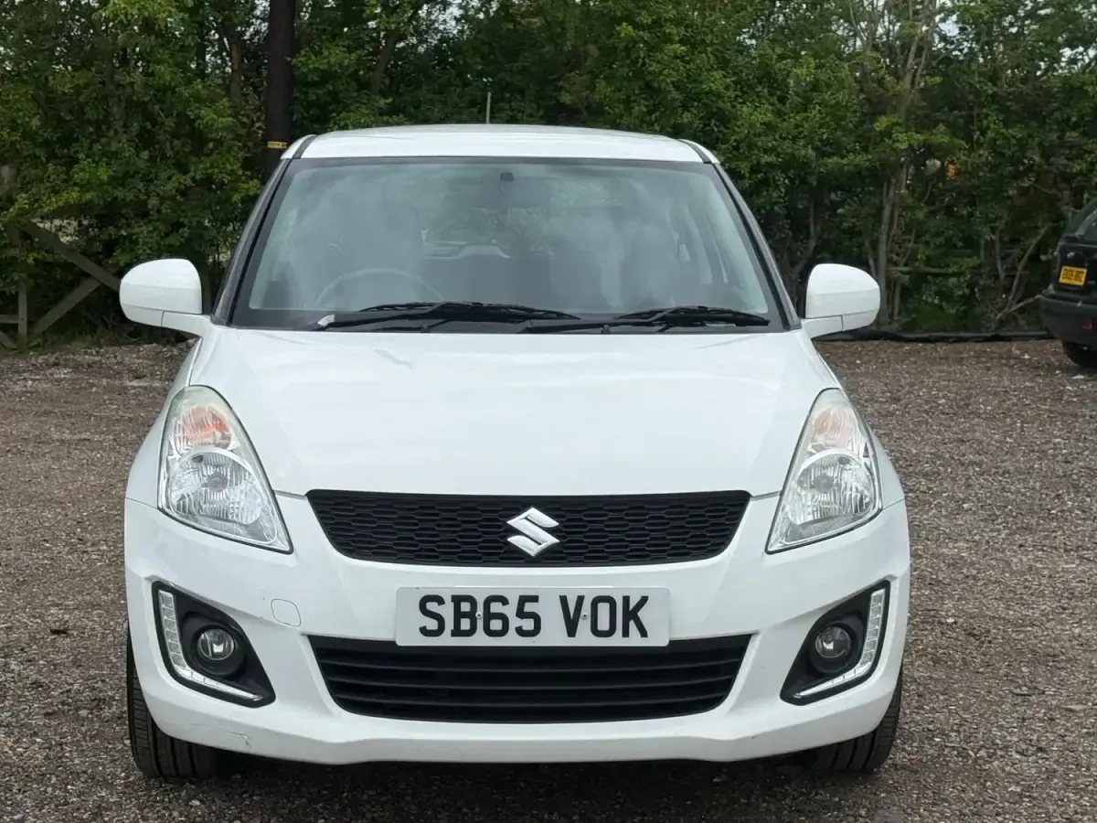 Used Suzuki Swift SZ3 94 HP (69 kW) 2016 White Hatchback