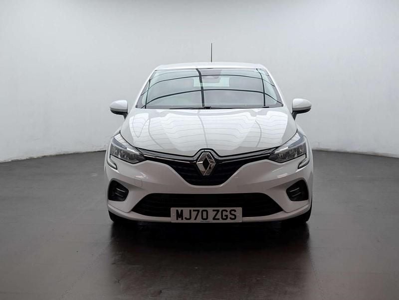 Used Renault Clio V Play 101 HP (74 kW) 2020 White Hatchback