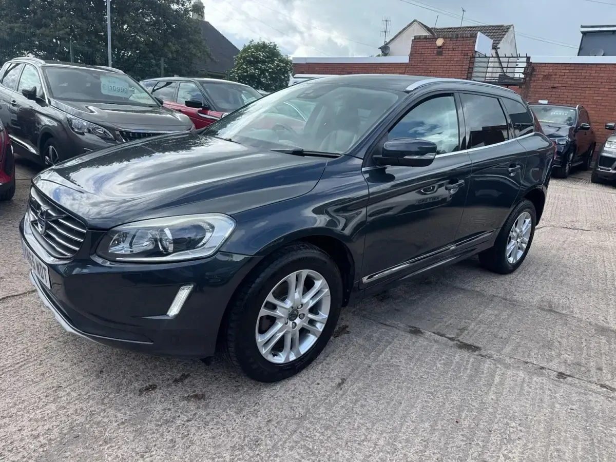 Used Volvo XC60 SE Lux 190 HP (139 kW) 2015 Grey SUV