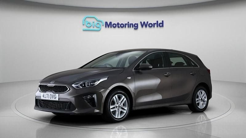 Used Kia Ceed 2022 Brown Hatchback