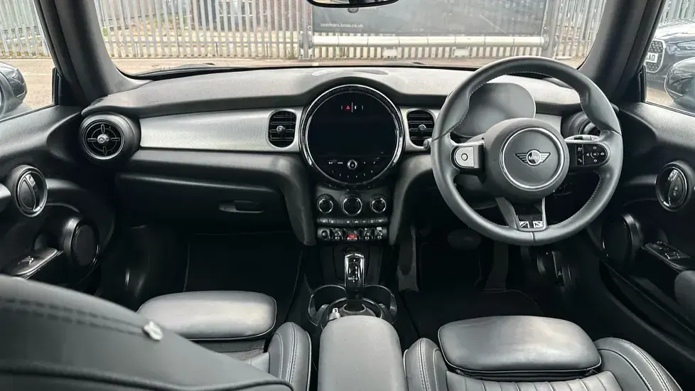 Used Mini Cooper Exclusive 134 HP (98 kW) 2023 Black Hatchback