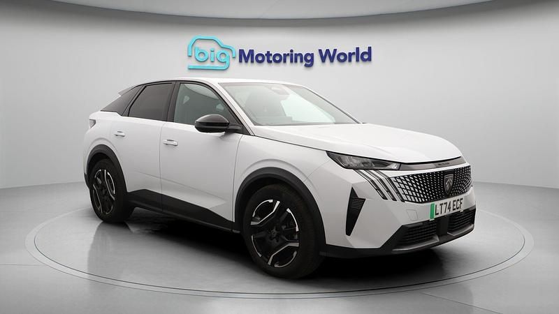 Used 2024 Peugeot e-3008 Allure SUV | £25,797 (Fair price) - Image 1/4