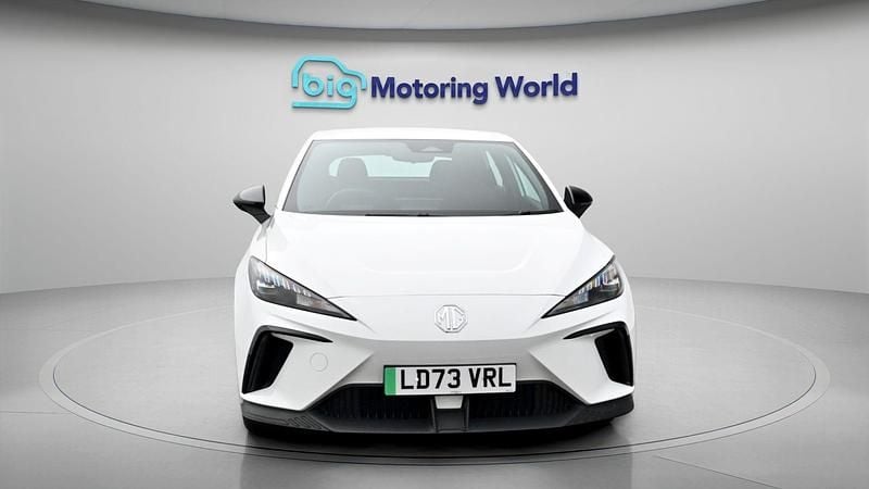 Used MG MG4 EV SE 319 kW (435 HP) 2023 White Hatchback