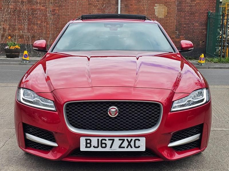 Second-hand Jaguar XF R-Sport 2017 Roșu Berlinǎ