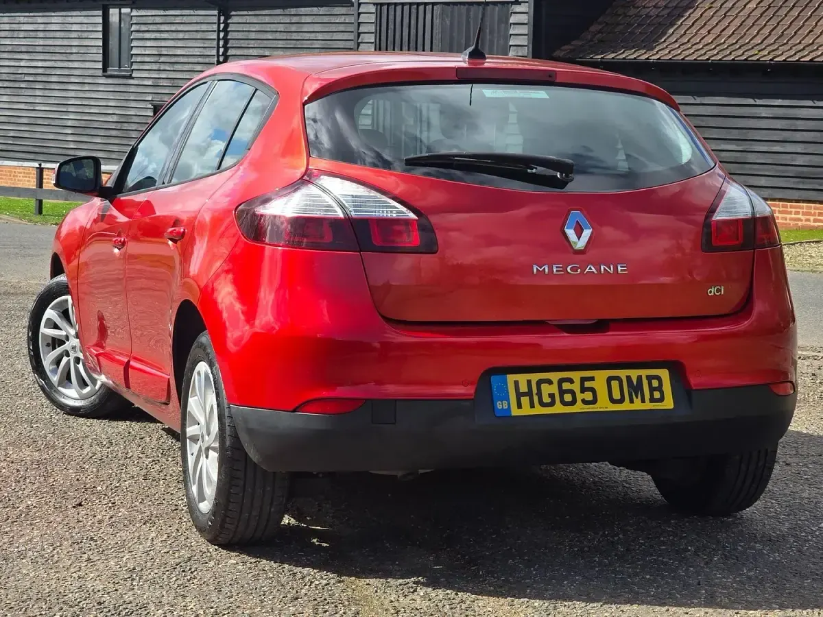 Used Renault Mégane Dynamique 110 HP (80 kW) 2016 Red Hatchback