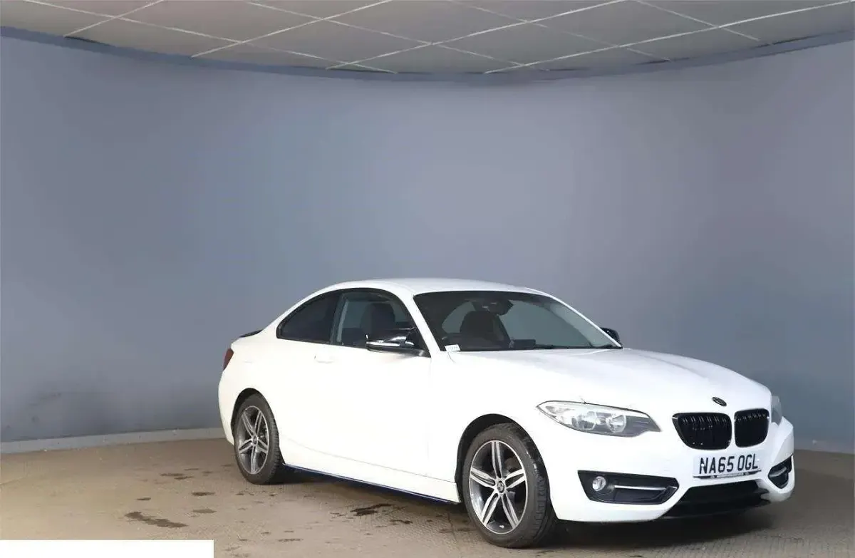 Used BMW 218 Sport Line 2015 White Coupe