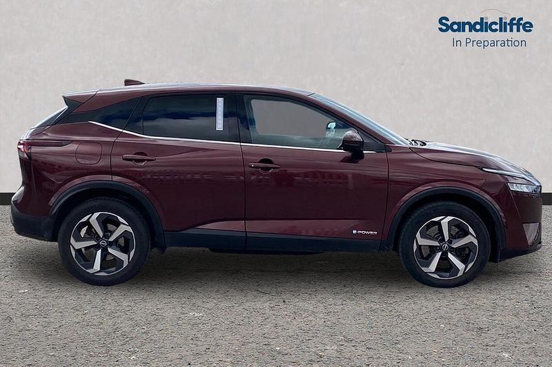 Used Nissan Qashqai N-Connecta 190 HP (139 kW) 2022 Red SUV