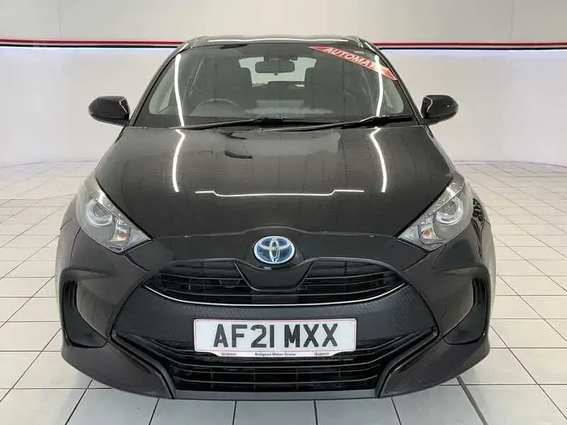 Used Toyota Yaris 120 HP (88 kW) 2021 Black Hatchback