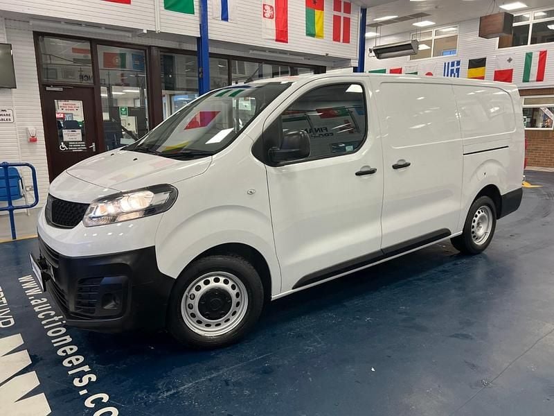 Used Fiat Scudo 145 HP (106 kW) 2022 White Van