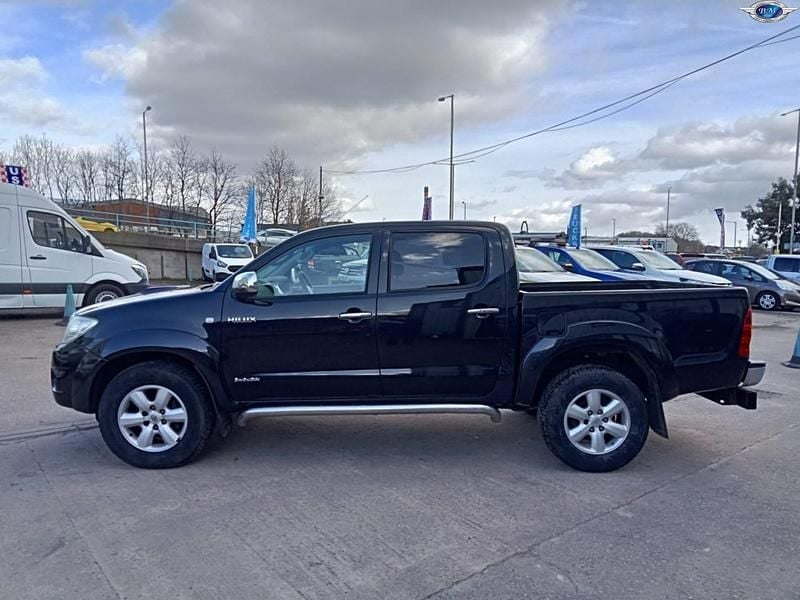 Used Toyota HiLux 2010 Black Pickup