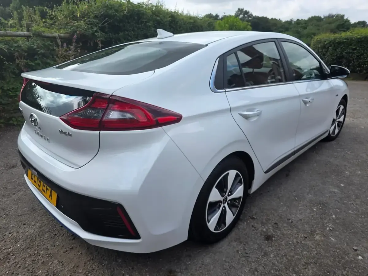 Used Hyundai Ioniq Premium 141 HP (103 kW) 2019 White Hatchback