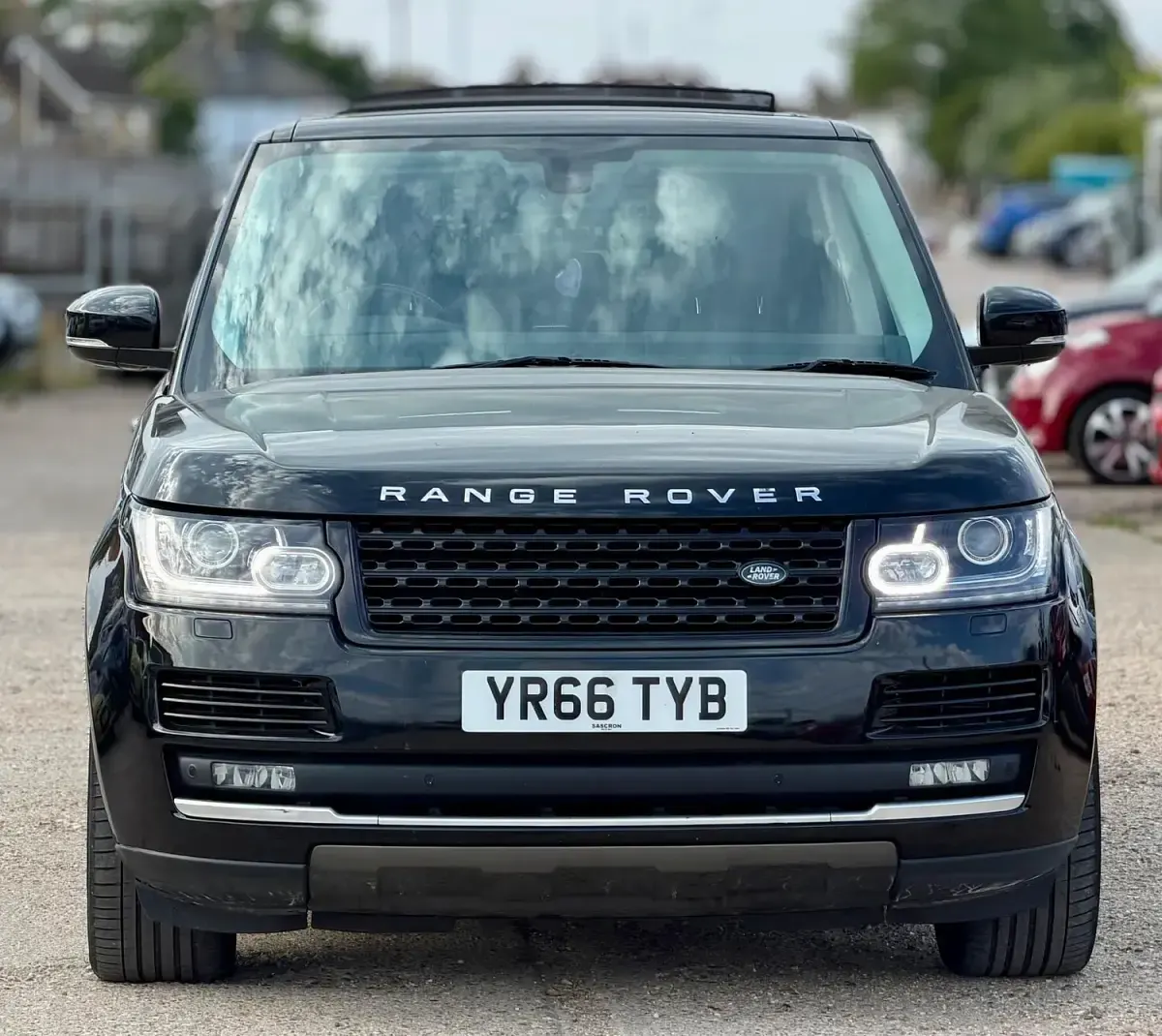 Used Land Rover Range Rover Vogue 258 HP (189 kW) 2016 Black SUV