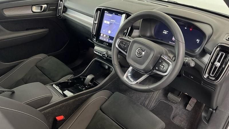 Used Volvo EX40 Ultra 185 kW (252 HP) 2025 White SUV