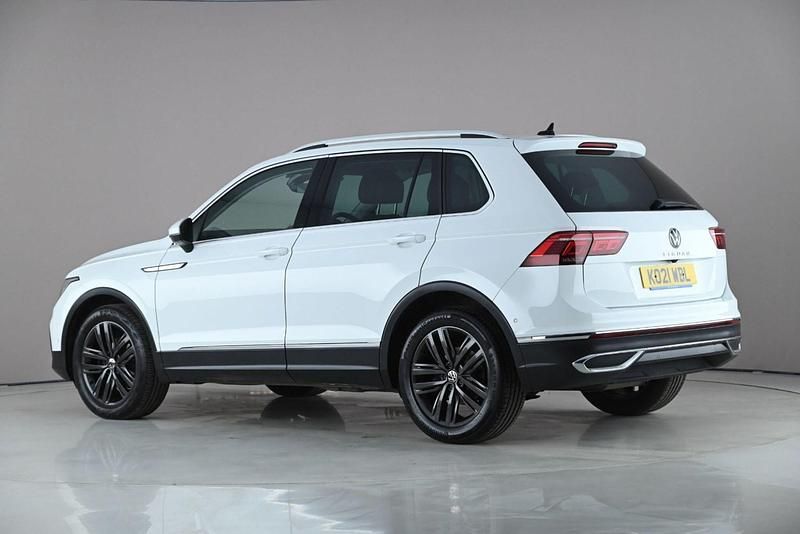 Begagnad VW Tiguan Elegance 2021 Vit SUV