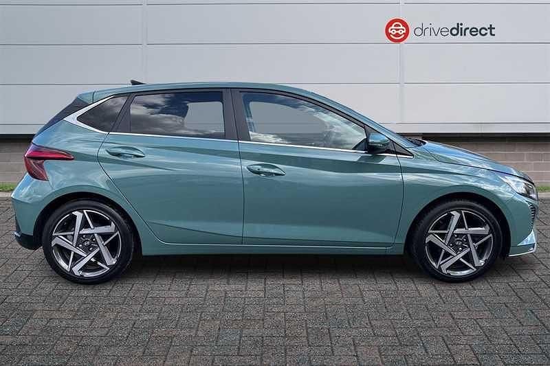 Used Hyundai i20 Ultimate 100 HP (73 kW) 2024 Green Hatchback