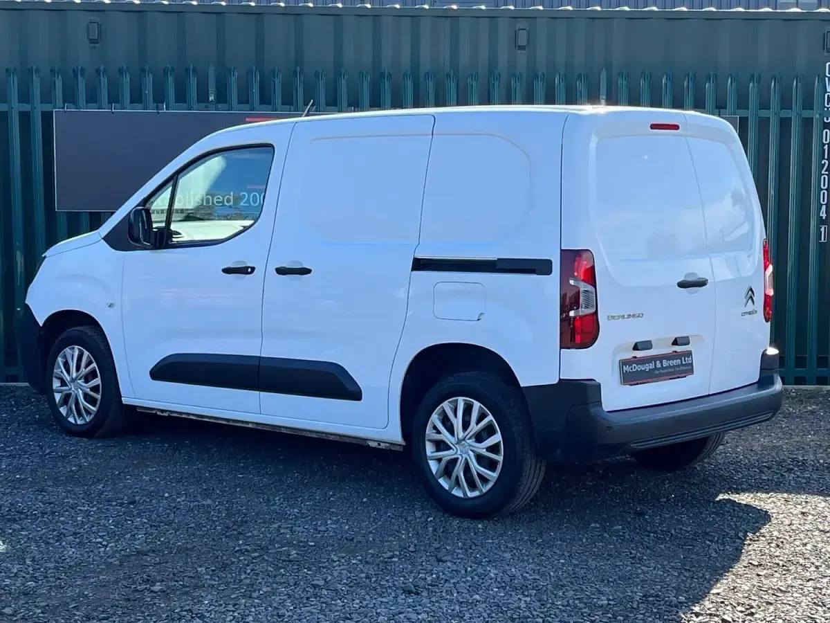 Used Citroën Berlingo 100 HP (73 kW) 2021 White MPV