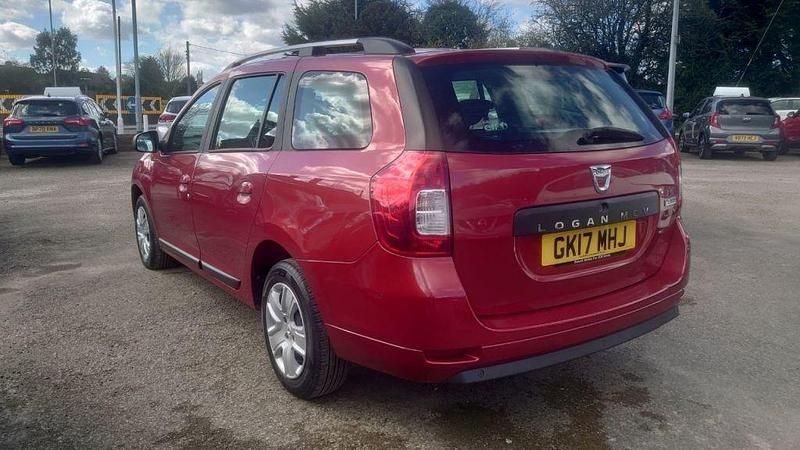 Used Dacia Logan MCV Lauréate 90 HP (66 kW) 2017 Red Estate