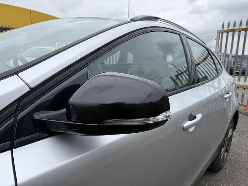 Begagnad Volvo V40 SE 113 HK (83 kW) 2013 Silver Halvkombi