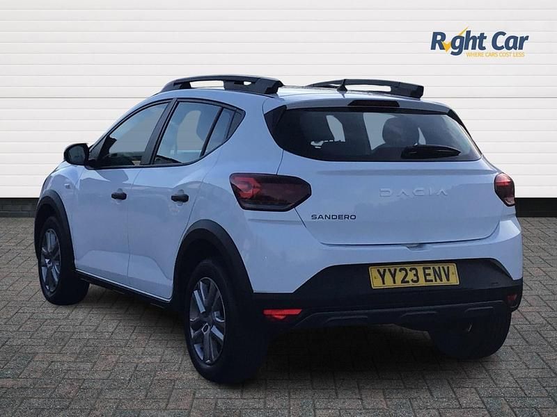 Used Dacia Sandero Essentiel 91 HP (66 kW) 2023 White Hatchback
