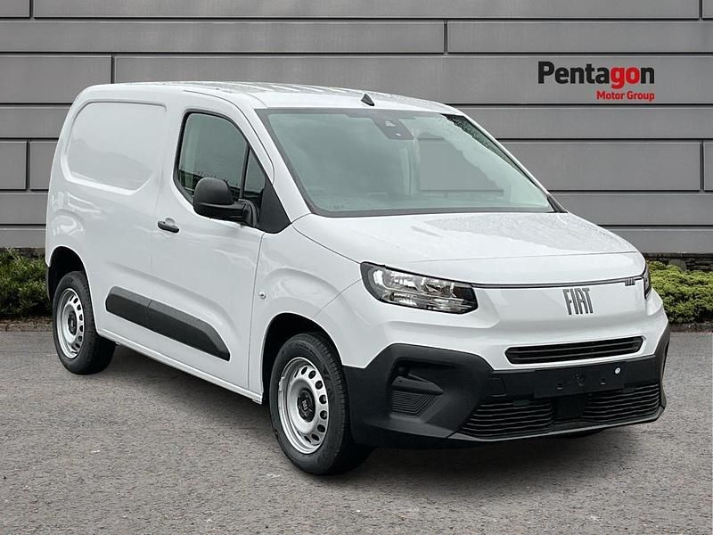 White New 2025 Fiat Doblò MPV | £15,495 (Good price) - Image 1/3