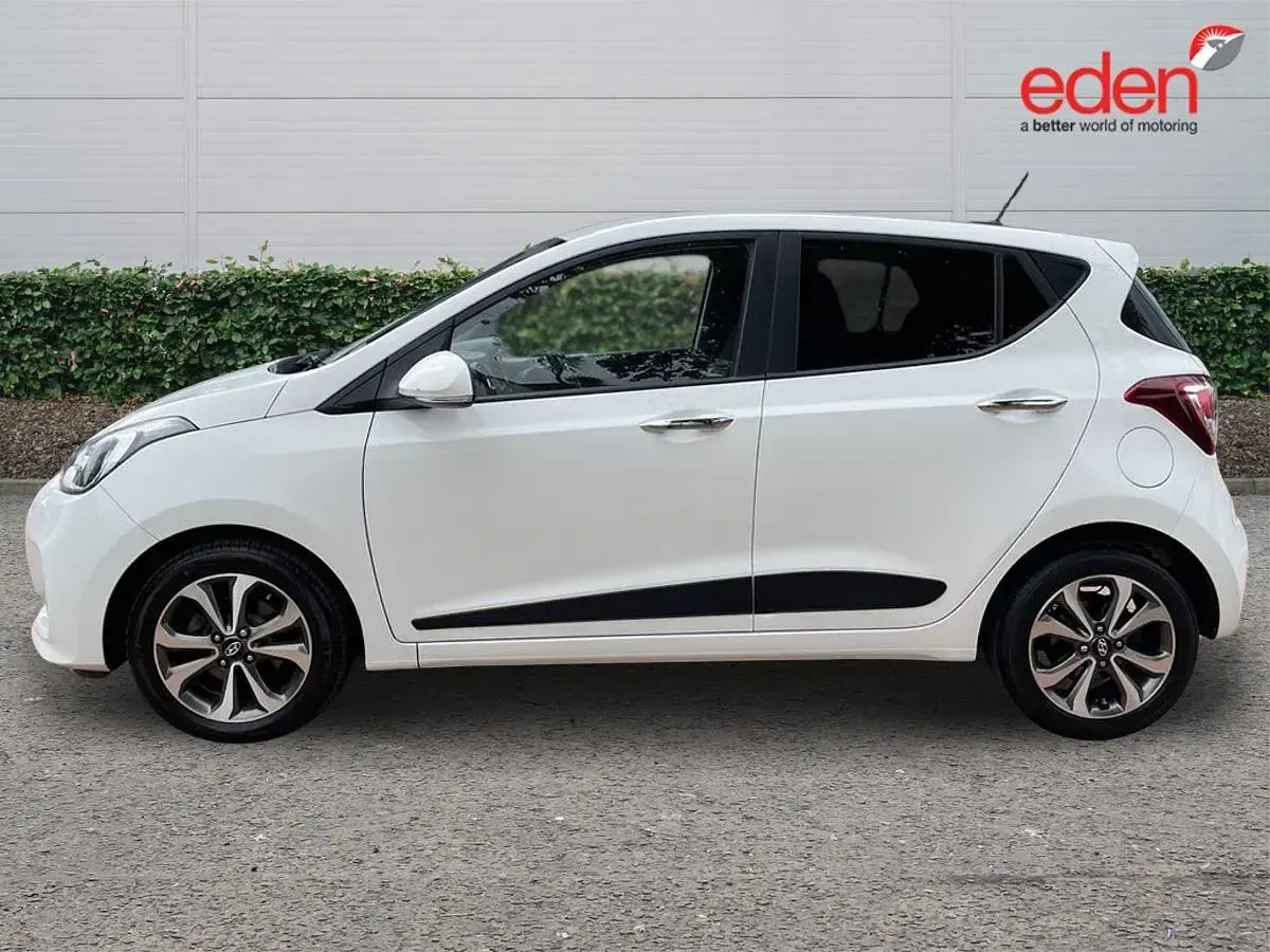 Used Hyundai i10 Premium SE 88 HP (64 kW) 2019 White Hatchback
