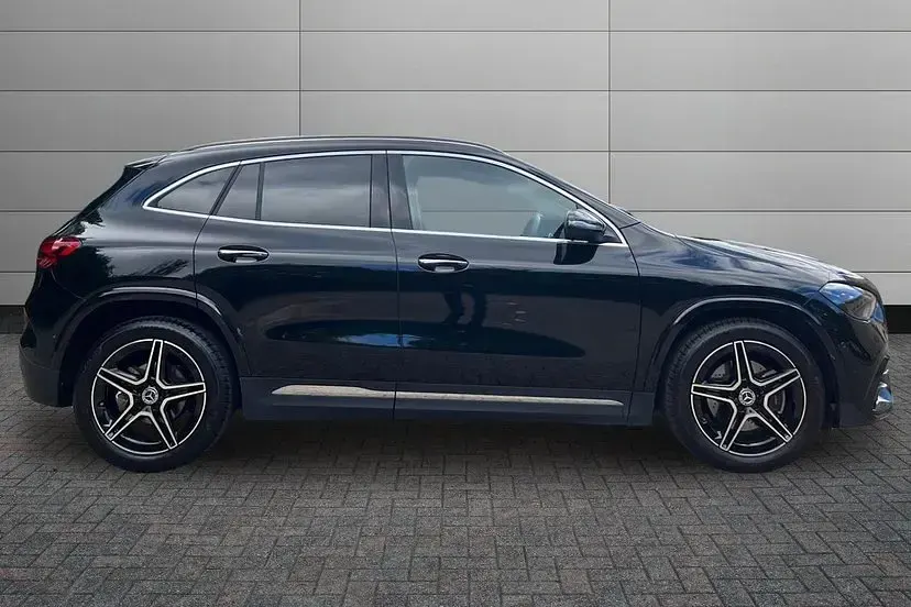 Used Mercedes GLA200 Executive 161 HP (118 kW) 2025 Cosmos black SUV