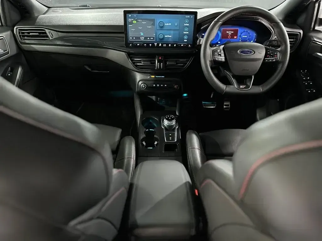 Used Ford Focus ST 280 HP (205 kW) 2023 White Hatchback