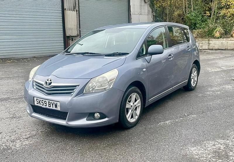Blue Used 2009 Toyota Verso MPV | £1,790 (Super price) - Image 1/4