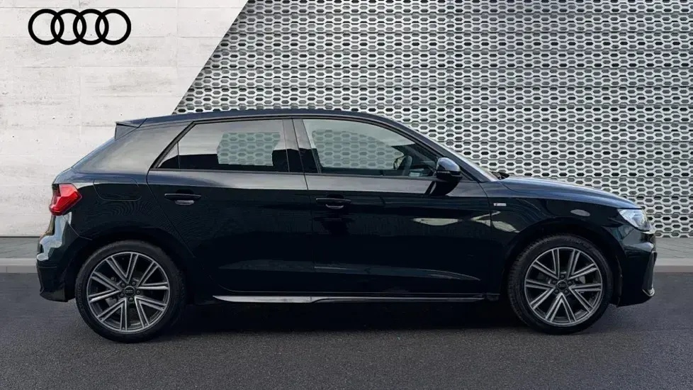 Usado Audi A1 S-Line 150 HP (110 kW) 2025 Preto SUV