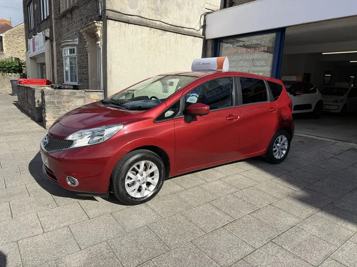 Used Nissan Note Acenta Premium 80 HP (58 kW) 2013 Burgundy Hatchback