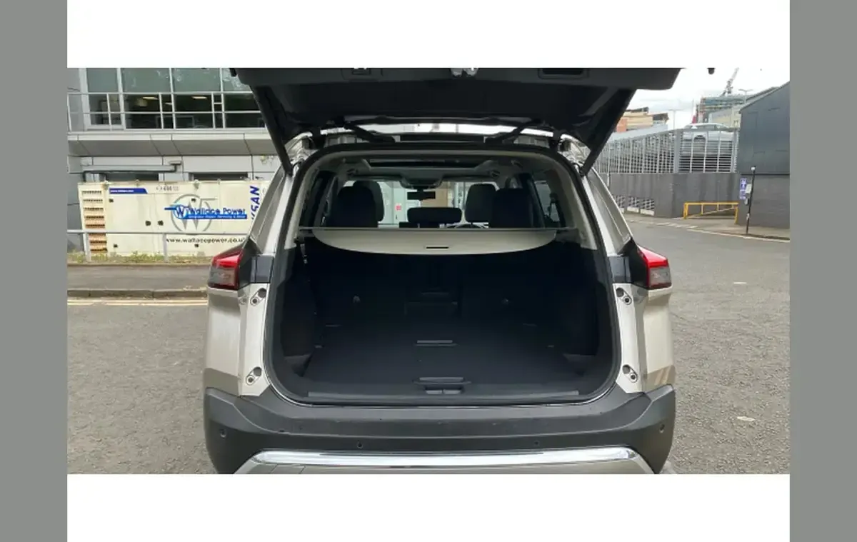 New Nissan X-Trail Tekna 213 HP (156 kW) 2026 Silver SUV