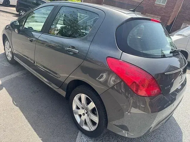 Used Peugeot 308 Active 92 HP (67 kW) 2013 Grey Hatchback