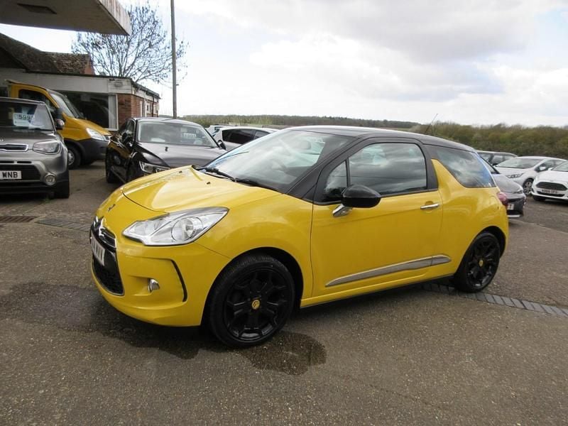 Used Citroën DS3 110 HP (80 kW) 2014 Yellow Hatchback