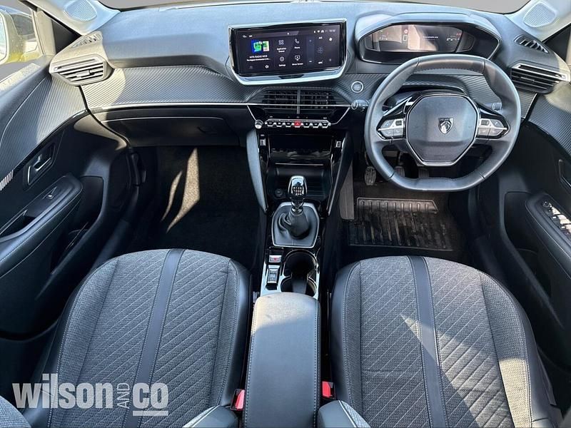 Used Peugeot 208 Allure 100 HP (73 kW) 2024 Yellow Hatchback