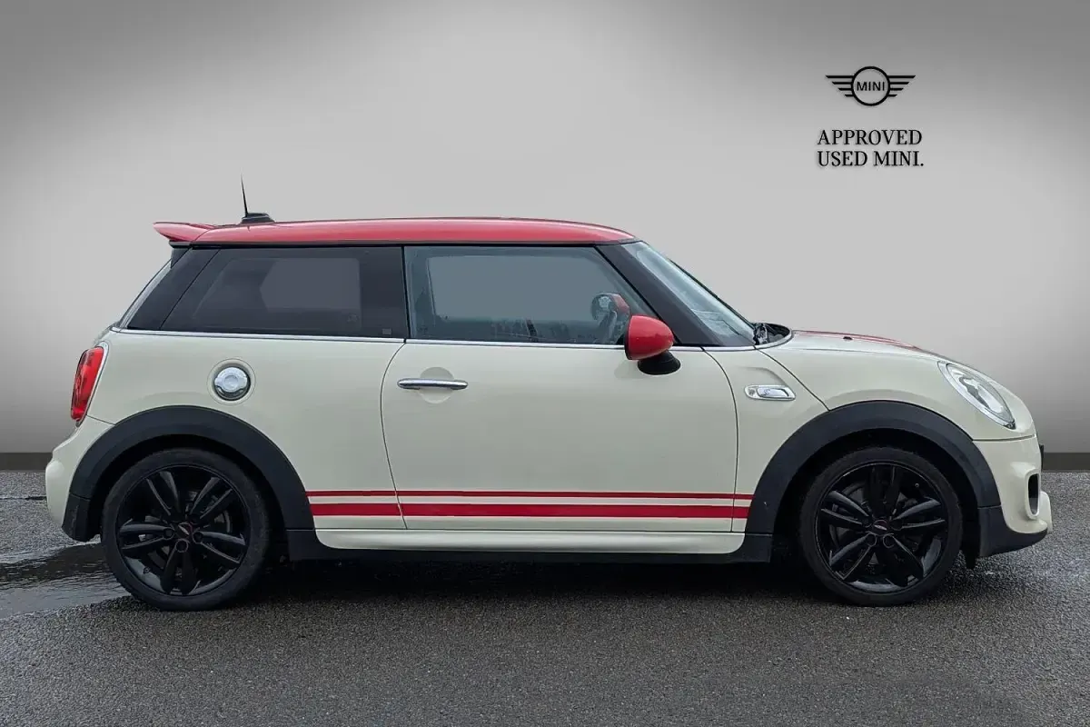 Used Mini Cooper S Hatch 207 HP (152 kW) 2017 White Hatchback
