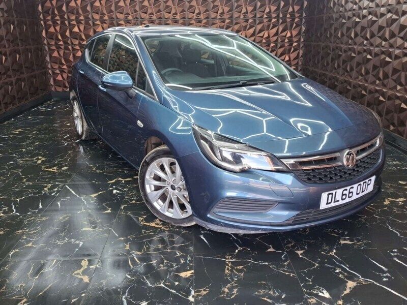 Blue Used 2016 Vauxhall Astra Design Edition Hatchback | £5,649 (Good price) - Image 1/4