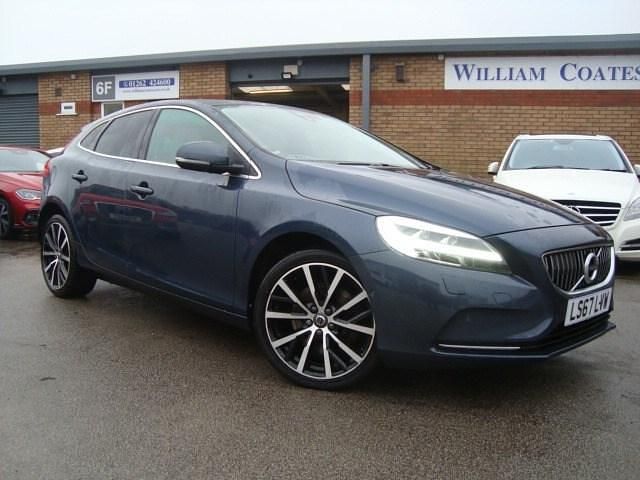 Blue Used 2017 Volvo V40 Inscription Hatchback | £13,450 (Fair price) - Image 1/4
